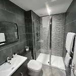 Apartment The Globe And Bedrooms
