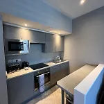 The Globe And Bedrooms Apartment *