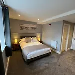 Apartment The Globe And Bedrooms *