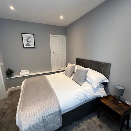 Апартаменты The Globe And Bedrooms