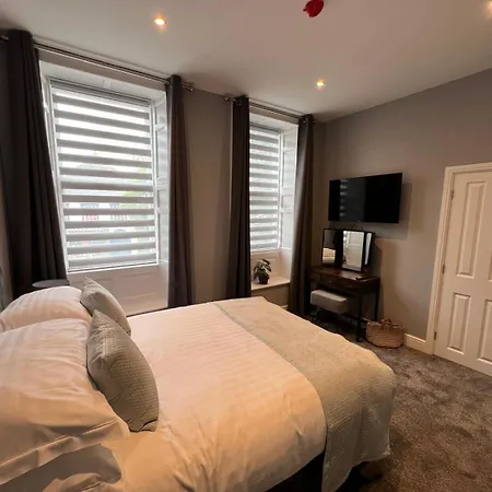 The Globe And Bedrooms Кокермут
