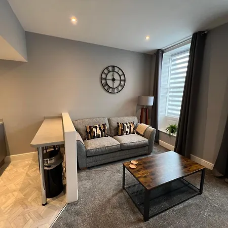 The Globe And Bedrooms
