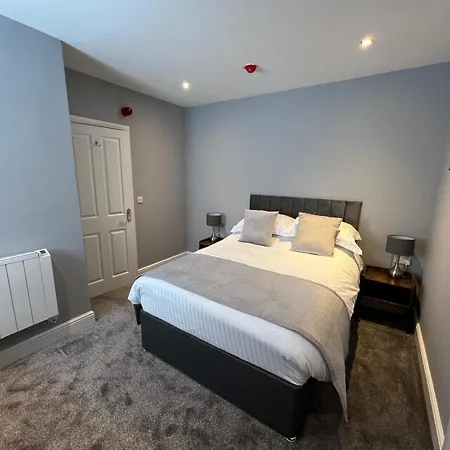 The Globe Apartment *